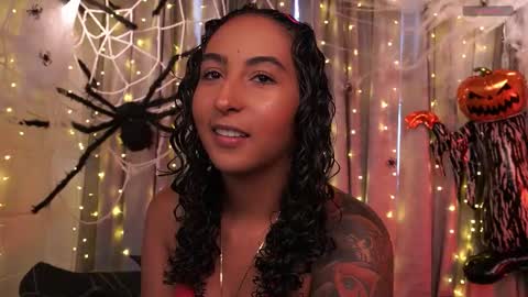 Snapshot of agatha_collinss chatting on 10.16.25 Val inst agatha clls online show from 10.16.25