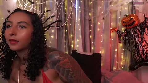 Snapshot of agatha_collinss chatting on 10.20.25 Val inst agatha clls online show from 10.20.25