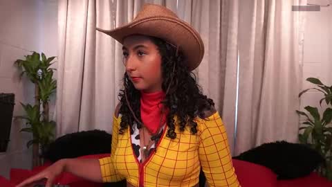 Snapshot of agatha_collinss chatting on 10.28.25 Val inst agatha clls online show from 10.28.25