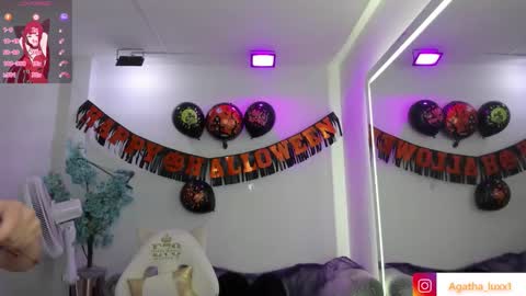 Snapshot of agatha_luxx chatting on 10.31.25 Agatha online show from 10.31.25