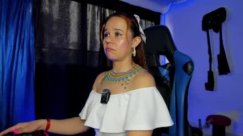 agatha_walter_ online show from 11.28.25