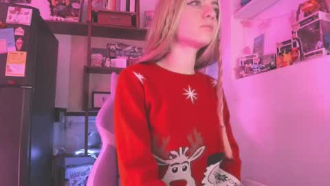 Snapshot of agathaa_ks_ chatting on 12.13.24 Camila 2 online show from 12.13.24
