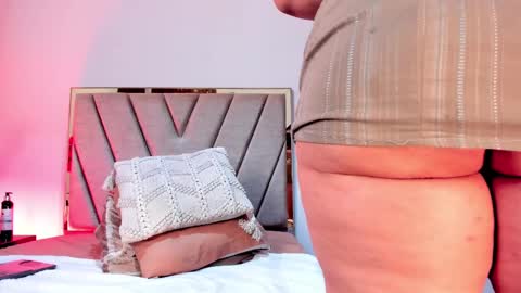 Snapshot of agathaa_white chatting on 02.10.25 Agathaa white online show from 02.10.25