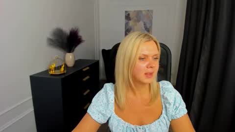 Snapshot of agathaklouin chatting on 02.26.26 Agatha online show from 02.26.26