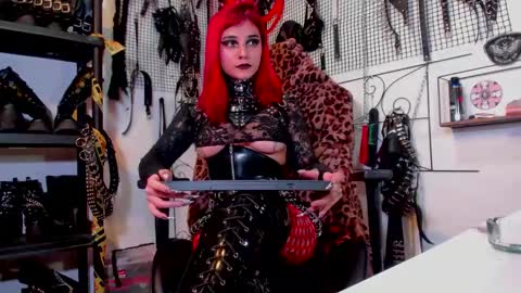 Snapshot of agathamoonn chatting on 12.15.24 Agatha Fox online show from 12.15.24