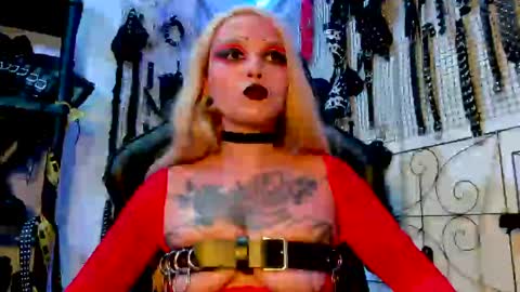 Snapshot of agathamoonn chatting on 02.19.25 Agatha Fox online show from 02.19.25