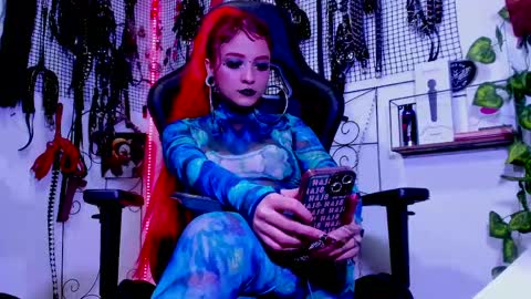 Snapshot of agathamoonn chatting on 03.11.25 Agatha Fox online show from 03.11.25