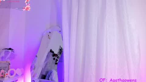 Agatha Owens online show from 10.12.25