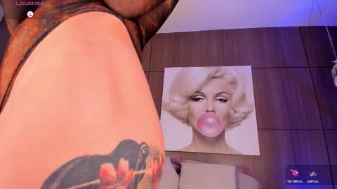 Snapshot of agattaduque chatting on 10.27.25 online show from 10.27.25