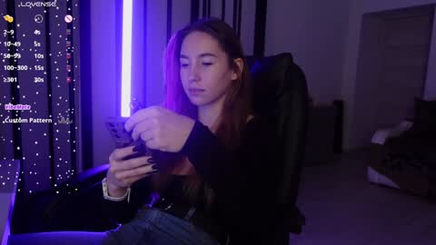 Agelina Lilly Laura online show from 12.31.24