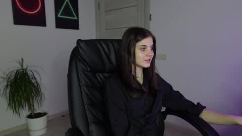 Agelina Lilly Laura online show from 01.22.25
