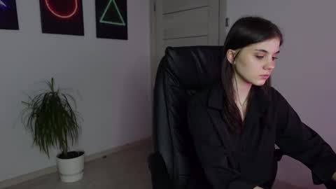 Agelina Lilly Laura online show from 01.22.25