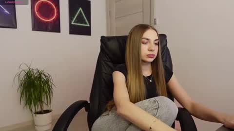 Agelina Lilly Laura online show from 02.16.25