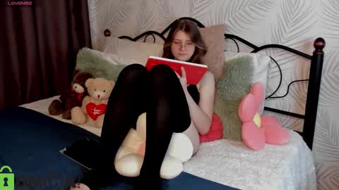 Agnes online show from 10.06.25