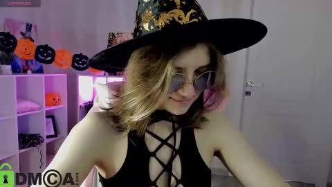 Agnes online show from 10.28.25