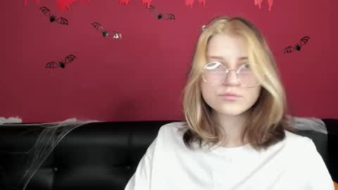 Agnes online show from 11.01.25