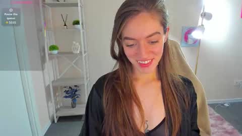 Snapshot of agnes_wells chatting on 09.29.25 agnes wells online show from 09.29.25