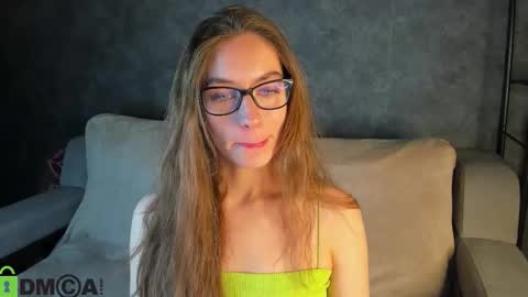 Snapshot of agnes_wells chatting on 10.14.25 agnes wells online show from 10.14.25