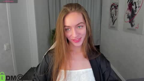 Snapshot of agnes_wells chatting on 10.21.25 agnes wells online show from 10.21.25