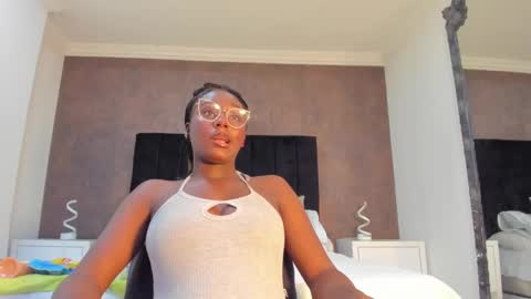 Agnes Bailey online show from 01.25.25