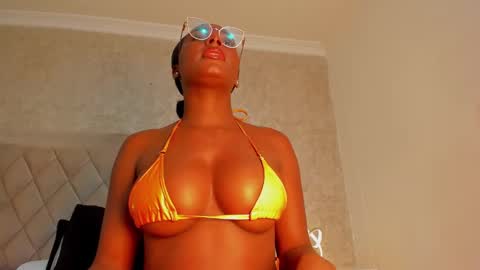 Agnes Bailey online show from 02.07.25