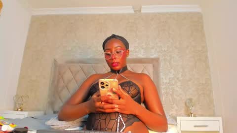 Agnes Bailey online show from 02.24.25