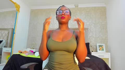 Agnes Bailey online show from 03.05.25