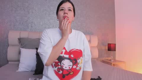 Snapshot of ah_mara chatting on 09.24.25 Ahmara  online show from 09.24.25