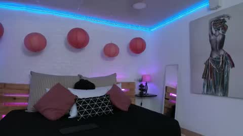 Snapshot of ah_mara chatting on 10.04.25 Ahmara  online show from 10.04.25