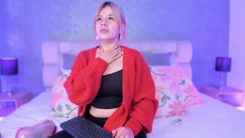 Snapshot of ah_mara chatting on 10.23.25 Ahmara  online show from 10.23.25