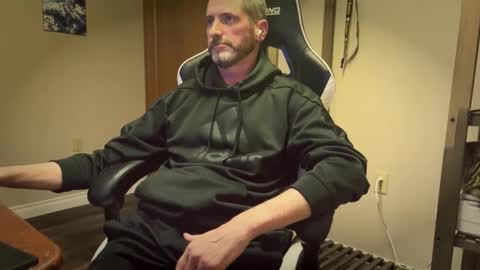 Snapshot of ah_shucks_ chatting on 03.29.26 AhShucks online show from 03.29.26