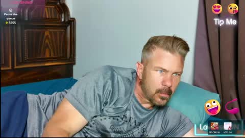 Blue Eyed Handsome Man online show from 05.08.26