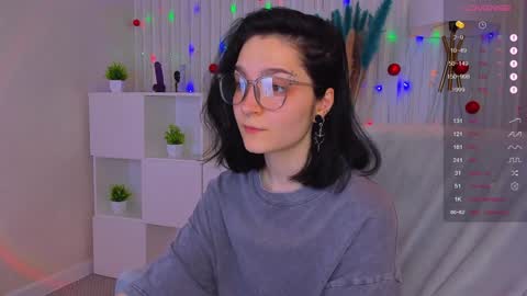 Snapshot of ahgel_love chatting on 12.16.24 Luna MondayTuesdayThursday1am-7am GMTSaturdaySunday 8am-3pm GMT online show from 12.16.24