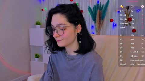 Snapshot of ahgel_love chatting on 12.20.24 Luna MondayTuesdayThursday1am-7am GMTSaturdaySunday 8am-3pm GMT online show from 12.20.24