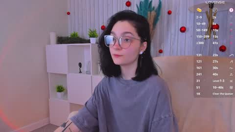 Snapshot of ahgel_love chatting on 01.17.25 Luna MondayTuesdayThursday1am-7am GMTSaturdaySunday 8am-3pm GMT online show from 01.17.25