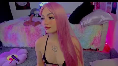 Snapshot of ahri_ossuri chatting on 09.17.25 ahri online show from 09.17.25