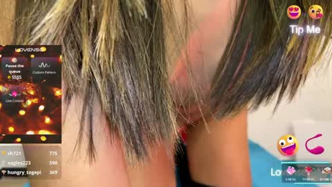 Snapshot of ahsleysnow chatting on 12.23.24 AHSLEY online show from 12.23.24