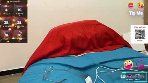 Snapshot of ahsleysnow chatting on 01.09.25 AHSLEY online show from 01.09.25