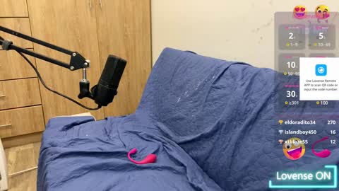 Snapshot of ahsleysnow chatting on 01.23.25 AHSLEY online show from 01.23.25