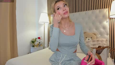 Snapshot of ai_bamby chatting on 04.15.26 Sarah online show from 04.15.26