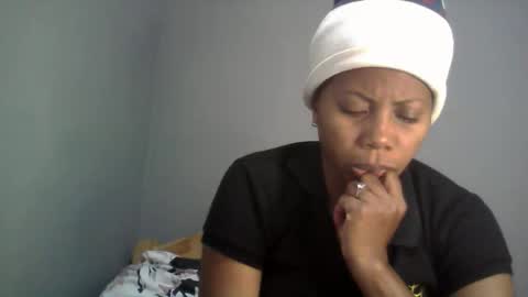 Snapshot of aicha_boobs chatting on 04.03.26 Aicha boobs online show from 04.03.26