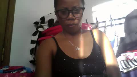 Snapshot of aicha_boobs chatting on 05.17.26 Aicha boobs online show from 05.17.26