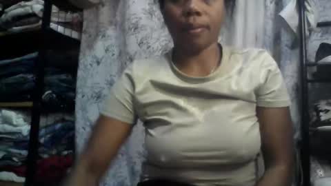 Snapshot of aicha_boobs chatting on 05.22.26 Aicha boobs online show from 05.22.26