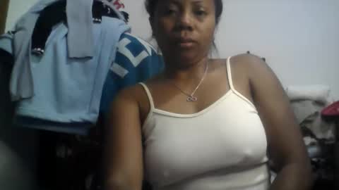 Snapshot of aicha_boobs chatting on 05.27.26 Aicha boobs online show from 05.27.26
