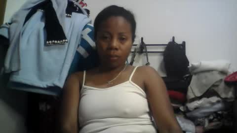 Snapshot of aicha_boobs chatting on 05.27.26 Aicha boobs online show from 05.27.26