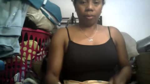 Snapshot of aicha_boobs chatting on 05.29.26 Aicha boobs online show from 05.29.26