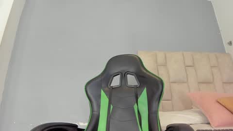 karoline  online show from 12.30.24