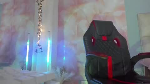 karoline  online show from 02.28.25