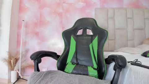 karoline  online show from 02.17.26