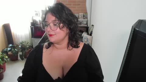 Snapshot of aikadreams chatting on 09.19.25 Catalina online show from 09.19.25